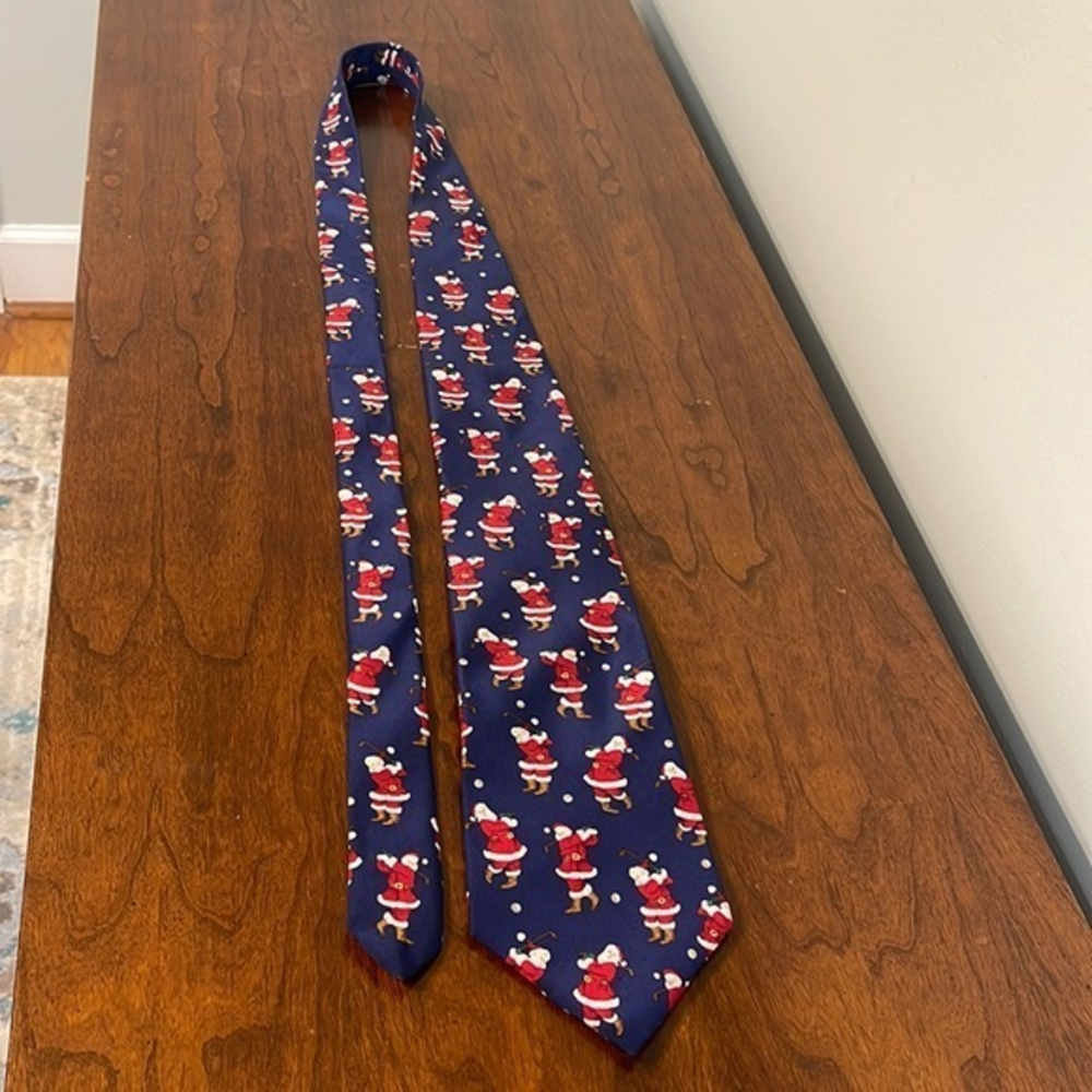 Noel Men’s‎ Christmas Tie Santa playing golf Blue Background